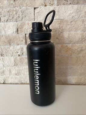 Lululemon black metal water bottle.